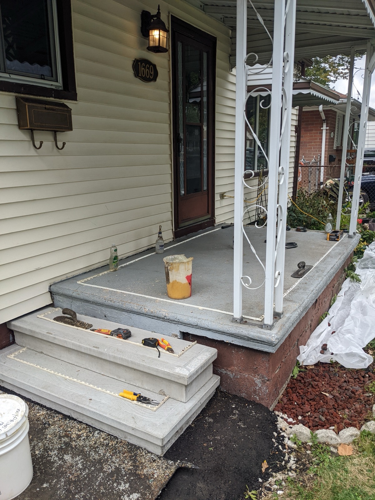Worn steps before red rubber resurfacing — before