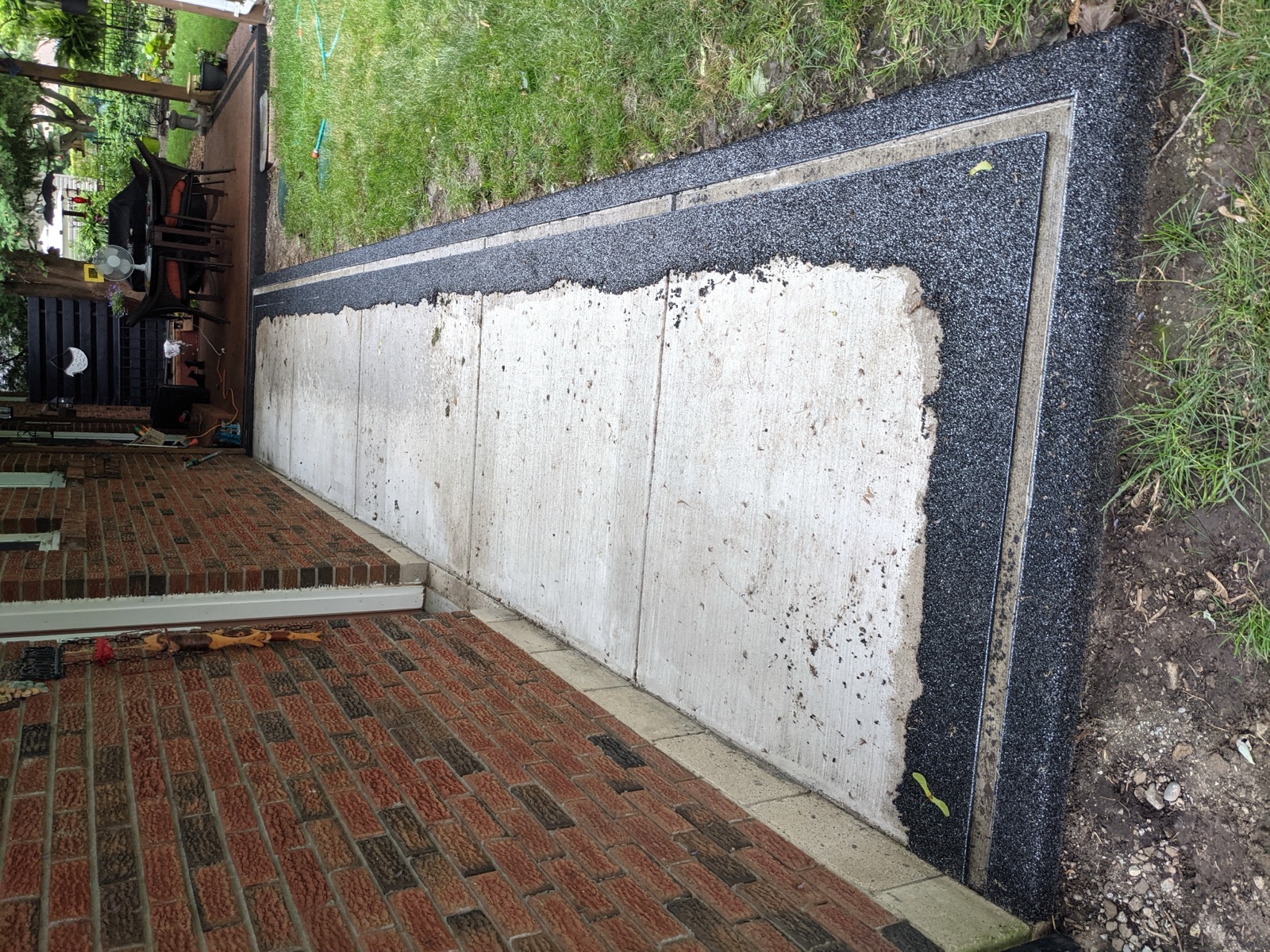 Resin-bound side path border installation in progress