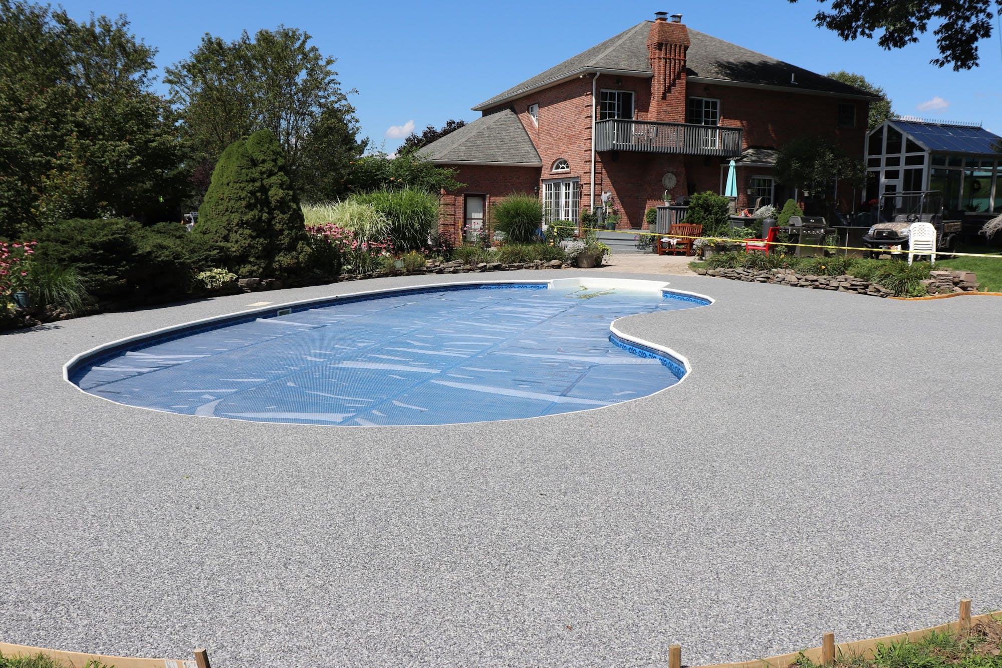 pool-deck1.jpg pool-deck1