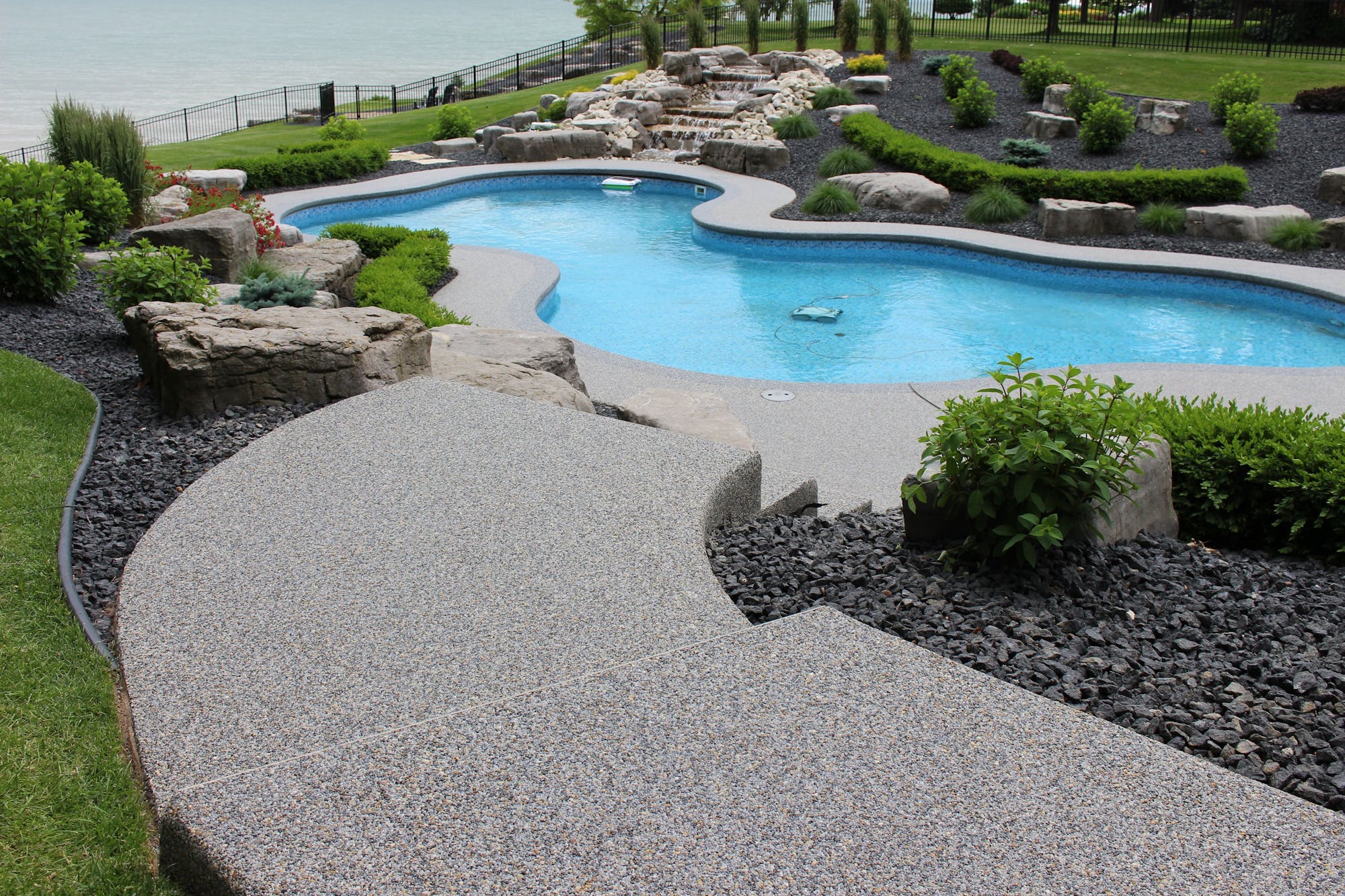 pool-deck2.jpg pool-deck2